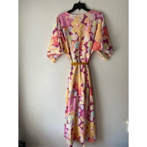 Unique Vintage + Smiley Purple Floral Wrap Midi Dress SZ 6-8 Retro Floral‎ Flowy - Picture 11 of 12